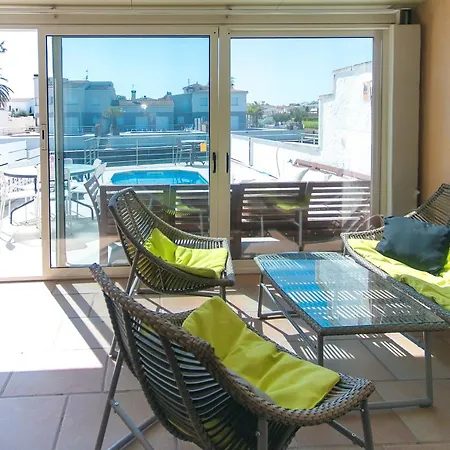 Welcs Casa 240 Emp Con Piscina Y Vista Al Canal Apartment *